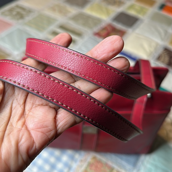 Liz Claiborne red leather purse/attache in like new condition.Is Burgundy. - Picture 10 of 12